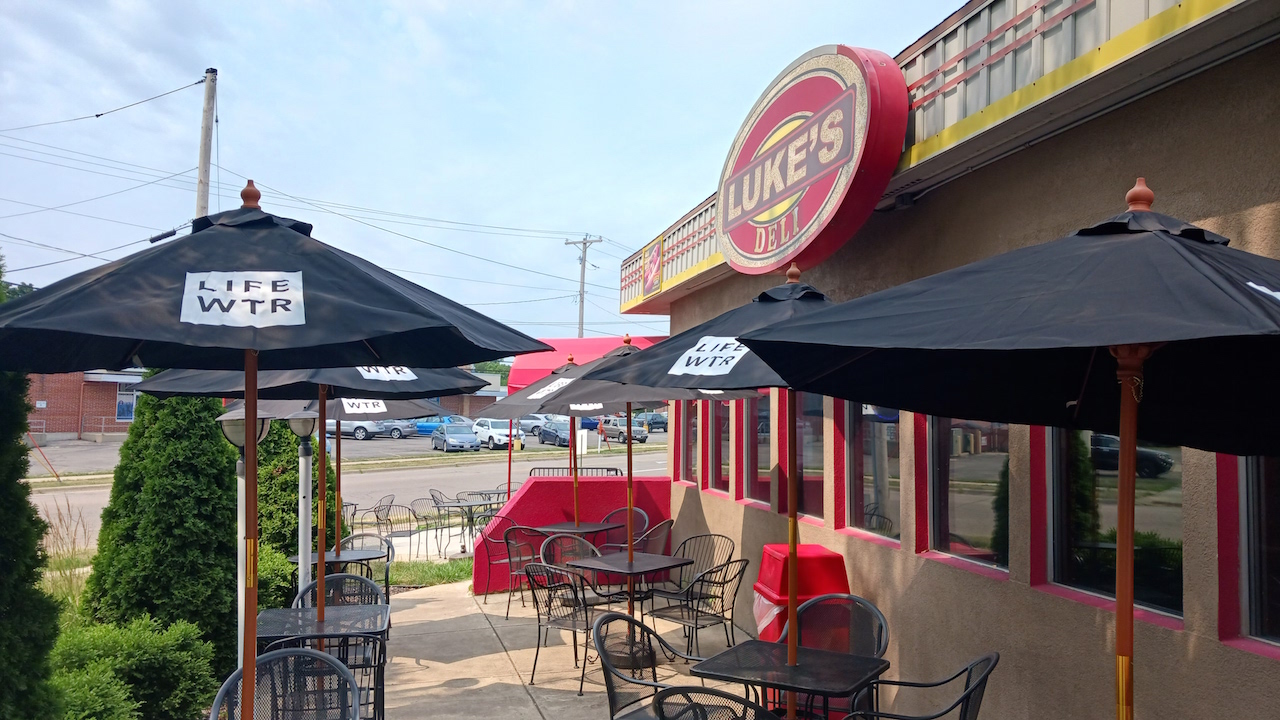 A Janesville sandwich shop received an unexpected gift Tuesday, a day after they discovered 12 patio umbrellas had been stolen.